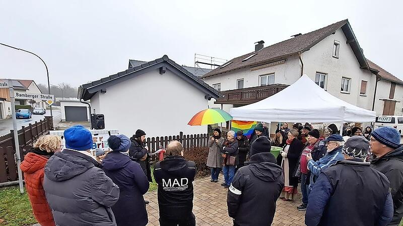 Viel Zuspruch erhielt die Gegenkundgebung des Grünen-Ortsverbands Oberaurach am Samstag in Kirchaich.