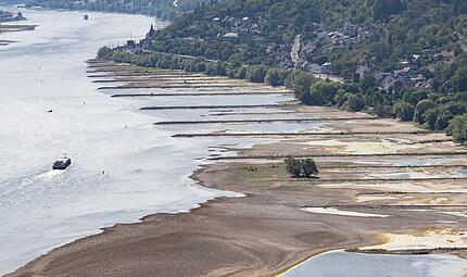 Extremes Niedrigwasser auf dem Rhein