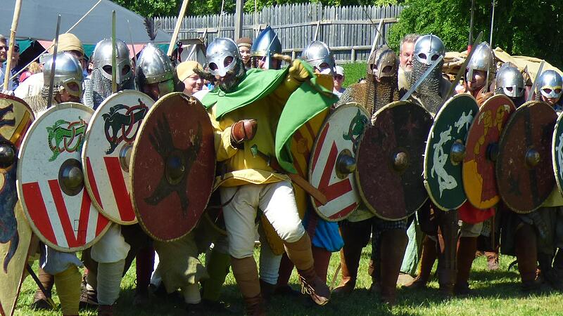Die Feldschlacht auf Burg Rabenstein kann beginnen.Forchheim & Fr&auml;nkische Schweiz