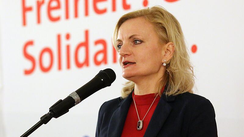 Marietta Eder ist Geschäftsführerin der Dienstleistungsgewerkschaft Verdi im Bezirk Schweinfurt und Vorsitzende der SPD Schweinfurt-Stadt. Marietta Eder ist Geschäftsführerin der Dienstleistungsgewerkschaft Verdi im Bezirk Schweinfurt und Vorsitzende der SPD Schweinfurt-Stadt. 