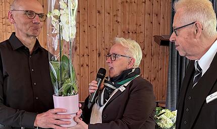 Pfarrer Helmut Hetzel, Vorsitzende Anne Rudel und Ehrenvorsitzender J&uuml;rgen Simmerlein.