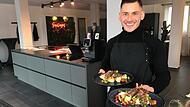 Beim Flanksteak mit Maniokw&uuml;rfeln und &bdquo;Pico de Gallo&ldquo; kommt es darauf an, sich viel Zeit zu nehmen. Zwar wird das Fleisch nur kurz angebraten, aber die Vorbereitung der vielf&auml;ltigen Zutaten erfordert ein bisschen Geduld und Hingabe.