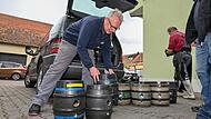 Sie bringen ihre eigenen Fässer zur Brauerei, lassen sie befüllen und das Bier zuhause reifen – in Stiebarlimbach haben die sogenannten Hausbrauer noch eine Anlaufstation.Forchheim & Fränkische Schweiz