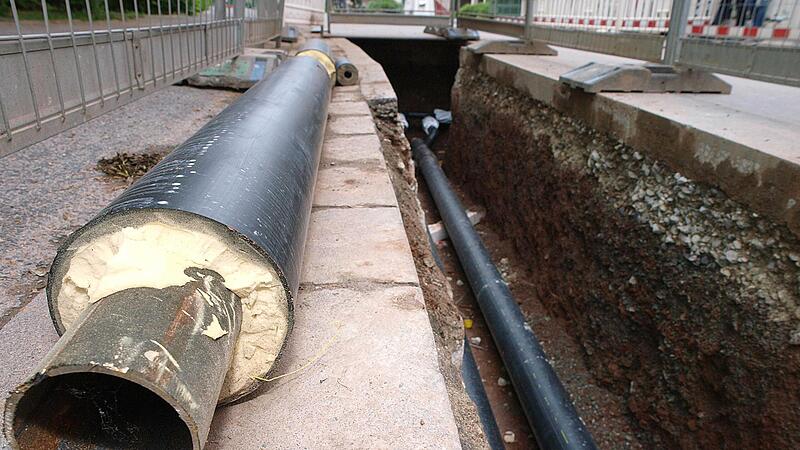 Fernw&auml;rmeleitungen werden immer doppelt verlegt: Ein Rohr f&uuml;hrt hin, eins zur&uuml;ck.