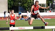 Im Sprung über das Hindernis, wie beim Hürdensprint, zu laufen, macht Noah Möller (re.) richtig gut. Der Staffelsteiner zeigte bei seinem Wettkampf eine herausragende Leistung.