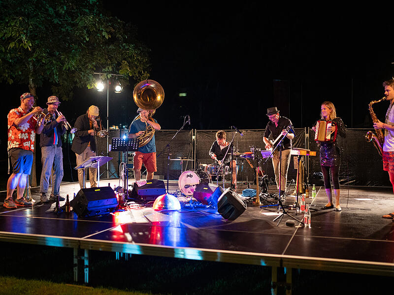 ZirkArt Festival Forchheim / Eröffnungsgala 8.9.2023 / Anarchist BRass Collective (DE)ZirkArt-Festival Forchheim 2023 ZirkArt Festival Forchheim / Eröffnungsgala 8.9.2023 / Anarchist BRass Collective (DE)ZirkArt-Festival Forchheim 2023
