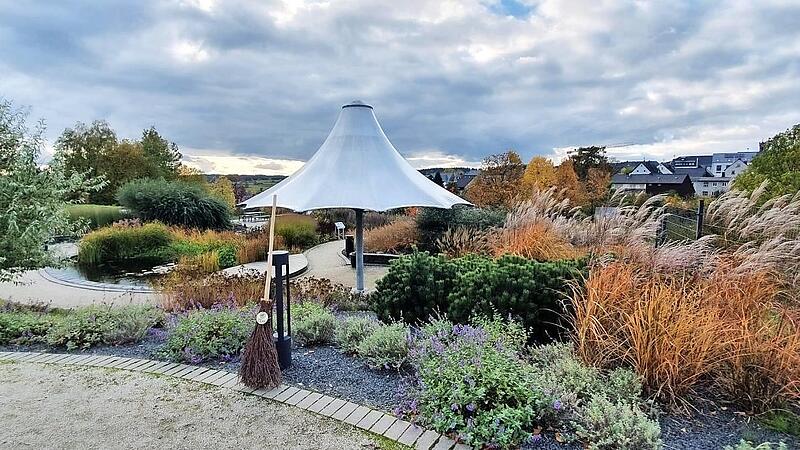 Eine bunte Kr&auml;uterwelt bietet der Arnikaverein Teuschnitz.
