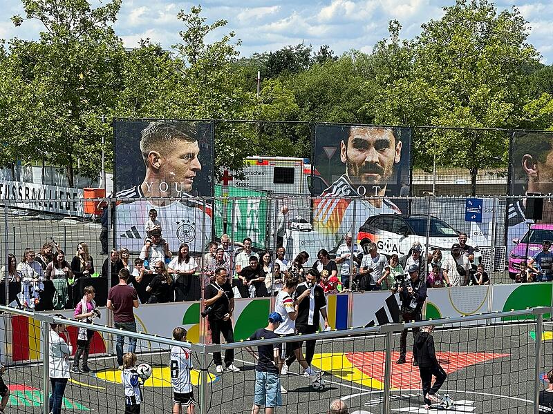 DFB-Torwandschießen in HerzogenaurachDFB-Torwandschießen in Herzogenaurach DFB-Torwandschießen in HerzogenaurachDFB-Torwandschießen in Herzogenaurach