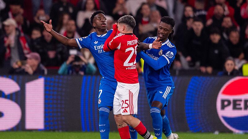 Vinicius Junior (l) und Gianluca Prestianni (m) Vinicius Junior (l) und Gianluca Prestianni (m)