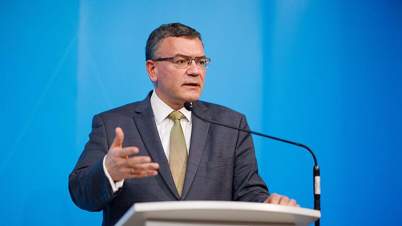 Florian Herrmann spricht