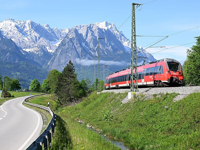 Regionalzug zwischen München und Garmisch-Partenkirchen Regionalzug zwischen München und Garmisch-Partenkirchen