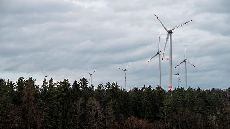 Windkraftanlagen im Lindenhardter Forst