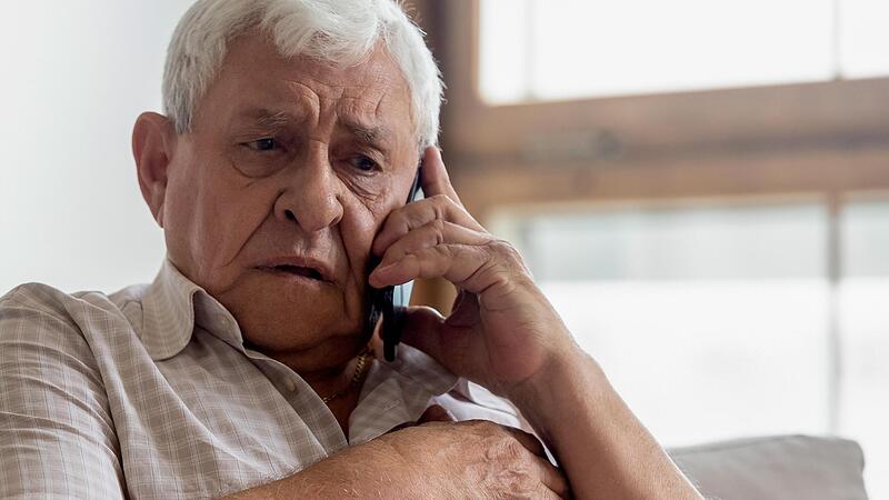 Gegen Betrug am Telefon helfen vier einfache Grundregeln, die Senioren im Vorfeld ein&uuml;ben k&ouml;nnen.
