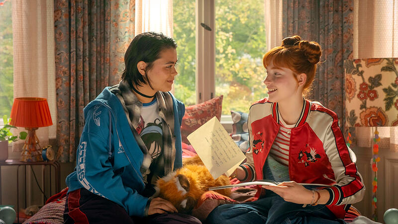 In &bdquo;Die Schule der magischen Tiere 4&ldquo; neu mit dabei: Schauspielerin Tomomi Themann (links) als Miriam.