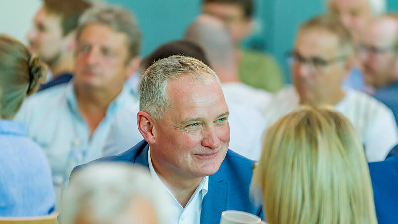 Oliver Flake. Der 53-j&auml;hrige Kreisbrandrat soll nach dem Willen der CSU ab M&auml;rz 2026 Forchheims neuer Landrat werden. Er gibt sich bescheiden - und siegeshungrig.