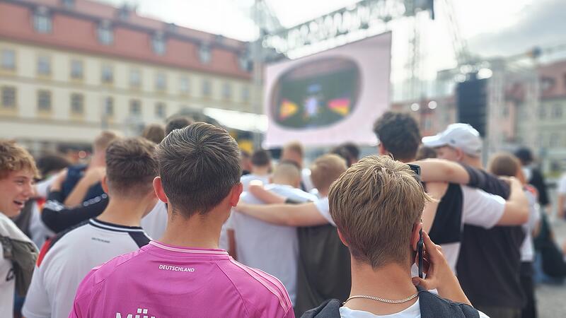 EM-Viertelfinale Public Viewing am MaxplatzEM 2024 Viertelfinale am Bamberger Maxplatz EM 2024: Impressionen vom Public-Viewing am Bamberger Maxplatz