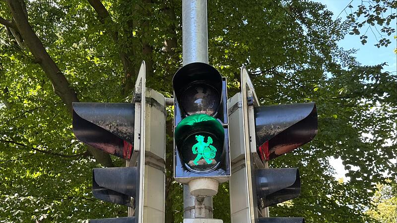 Wiesntrommler statt Ampelm&auml;nnchen in Rosenheim