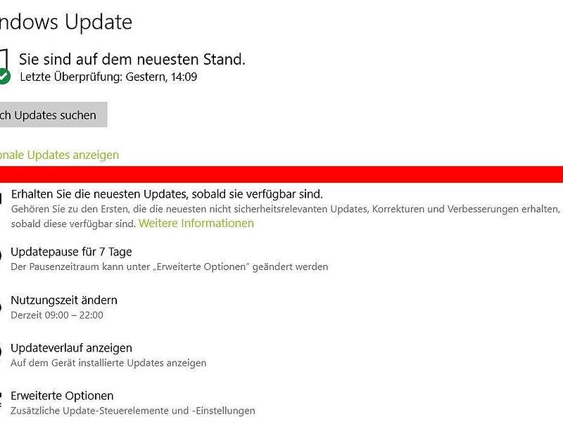 In den Einstellungen von Windows 10 unter „Windows Update“ taucht  ein Hinweis auf, wenn der PC für die verlängerten Updates bereit ist. Nach der Bestätigung ist dann rechts zu sehen, dass die Verlängerung geklappt hat.
