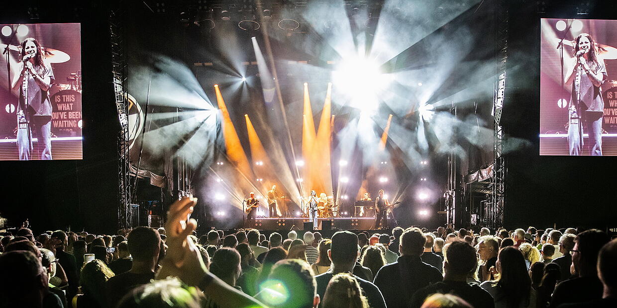 Amy MacDonald beim Open Air am Turnierplatz