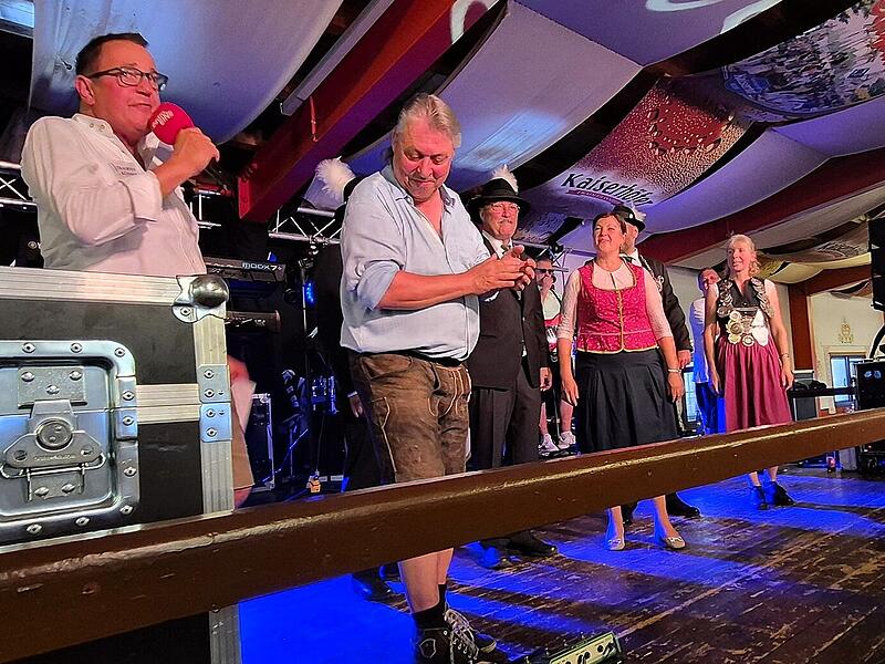 Rund um den Bieranstich.Der Bieranstich in der Kaiserhof-Halle Rund um den Bieranstich.Der Bieranstich in der Kaiserhof-Halle