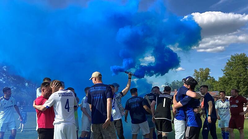 Jubel beim TSV Burgebrach &uuml;ber die Meisterschaft in der Bezirksliga Oberfranken West.