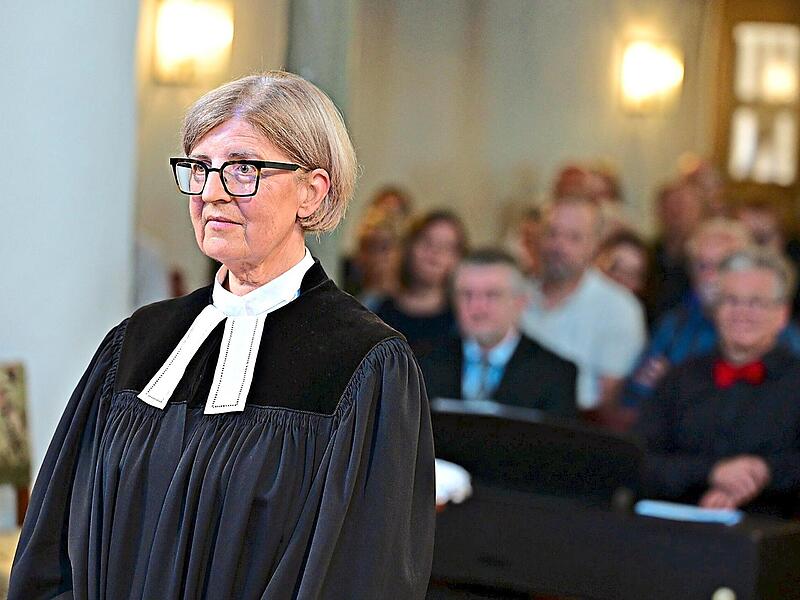 Pfarrerin Christine Jahn bei ihrer Entpflichtung in Baiersdorf.