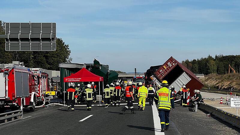 Die Autobahn wurde komplett gesperrt.