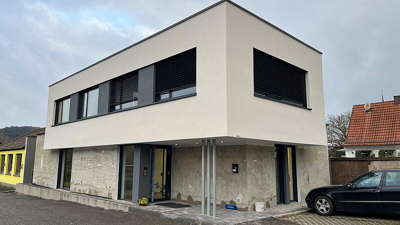 Die neue Gesch&auml;ftsstelle der Wohnungsbaugenossenschaft Hammelburg befindet sich in der Friedhofstra&szlig;e.