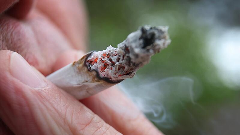 Ab April darf in Deutschland gekifft werden. Auch der Bundesrat hat das jetzt abgesegnet. Diese Entscheidung hat aber nicht nur Freunde: Experten und Union wollen sie kippen. Ab April darf in Deutschland gekifft werden. Auch der Bundesrat hat das jetzt abgesegnet. Diese Entscheidung hat aber nicht nur Freunde: Experten und Union wollen sie kippen.