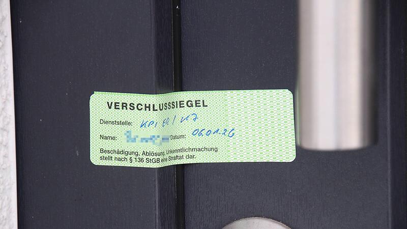 Der Tatort, ein Wohnhaus im H&ouml;chstadter Norden, wurde von der Kriminalpolizei versiegelt. Am Montag, 5. Januar, kam eine 69-J&auml;hrige in H&ouml;chstadt ums Leben. Die Polizei geht von einem T&ouml;tungsdelikt aus.