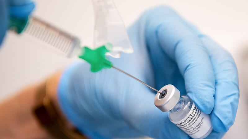 Die Corona-Schutzimpfung gibt es jetzt sehr kurzfristig.