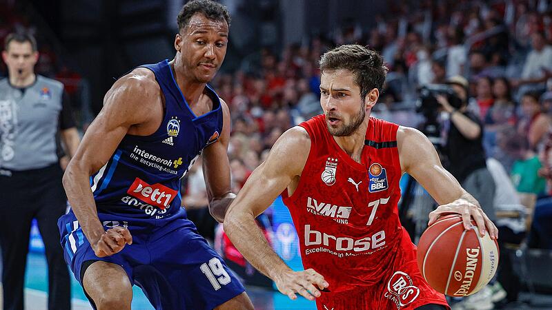 Tomas Kyzlink (rechts, gegen Louis Olinde) drehte erst im letzten Viertel auf. Da war die Partie schon l&auml;ngst entschieden.