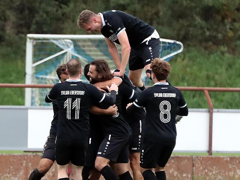 Der SC Sylvia Ebersdorf hatte in dieser Saison bislang viel zu jubeln, wie hier beim 2:0-Erfolg in Hirschaid.