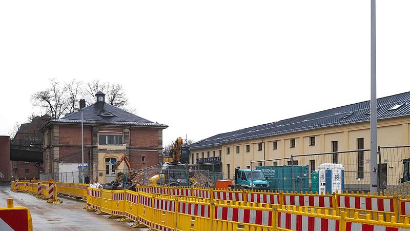 Am ehemaligen Schlachthof wird ein Baufeld für die Hochschule Coburg frei gemacht. Solche Investitionen sollen auch der Zukunftsfähigkeit der Region dienen.
