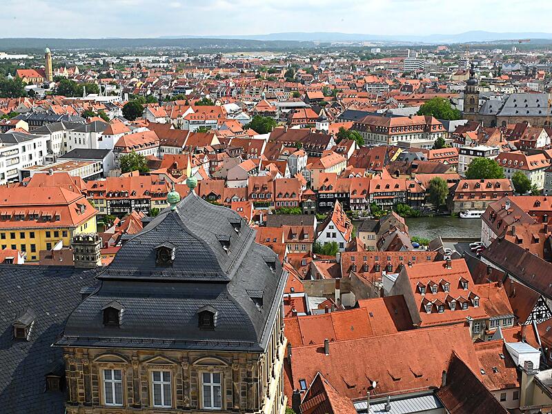 Ein Blick &uuml;ber die Altstadt: So sch&ouml;n ist die Aussicht von der vermutlich h&ouml;chsten Baustelle Bambergs, vom Bamberger Dom.