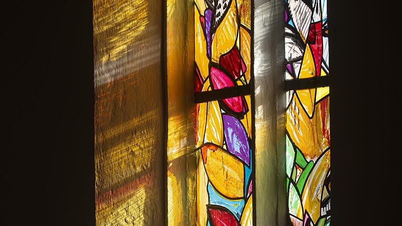 Die L&uuml;pertz-Fesnter in der Elisabethenkirche sind nun t&auml;glich zu bewundern. Aufsichten sollen daf&uuml;r Sorge tragen, dass die Kunstsch&auml;tze der Kirche nicht zu Schaden kommen .