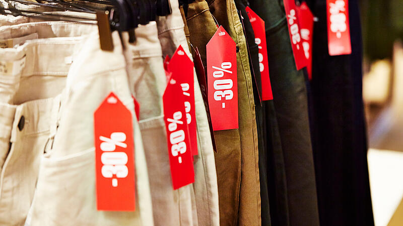 Fast Fashion: Die Textilien sind immer schneller produziert und werden immer billiger angeboten.