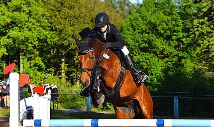Spannende Springpr&uuml;fungen stehen unter anderem beim Reitturnier im Burgkunstadter Stadtteil Theisau vom Freitag bis Sonntag auf dem Programm.
