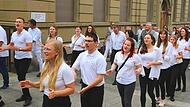 Der junge Gospelchor PraiSing probt ab 26. September wieder alle 14 Tage freitags.