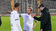 Jan Gernlein lobte die Variabilität, Marc Reischmann (Mitte) den Kampfgeist. Der FC Eintracht punktet in Augsburg dreifach.