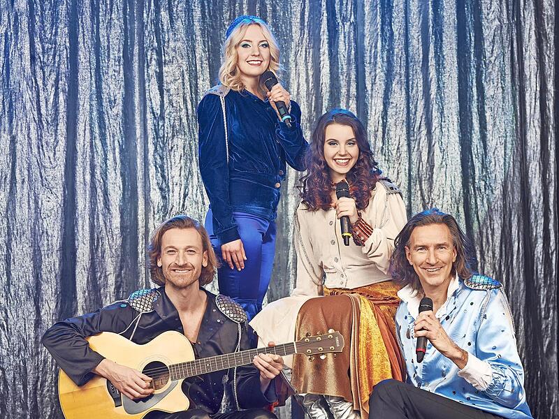 Abba prägte die 70er Jahre – Super Abba spielen nicht nur die Hits originalgetreu nach, sondern übernehmen auch die Optik.