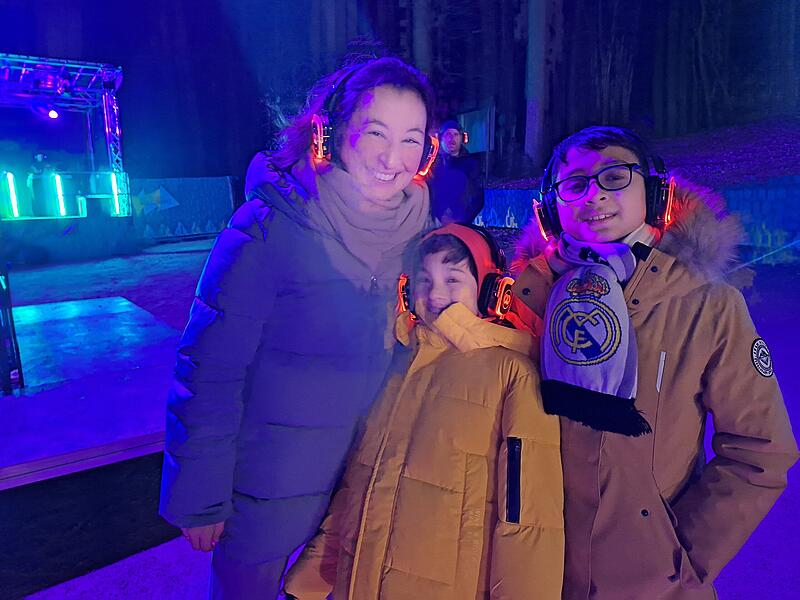 Die Kopfhörer gibt es gegen ein Pfand von 10 Euro.Silent Disco im Kellerwald