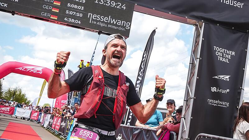 Emotionen pur beim Zieleinlauf nach einem &uuml;berragenden Gesamtergebnis: Sven Starklauf gewann souver&auml;n seine Altersklasse.