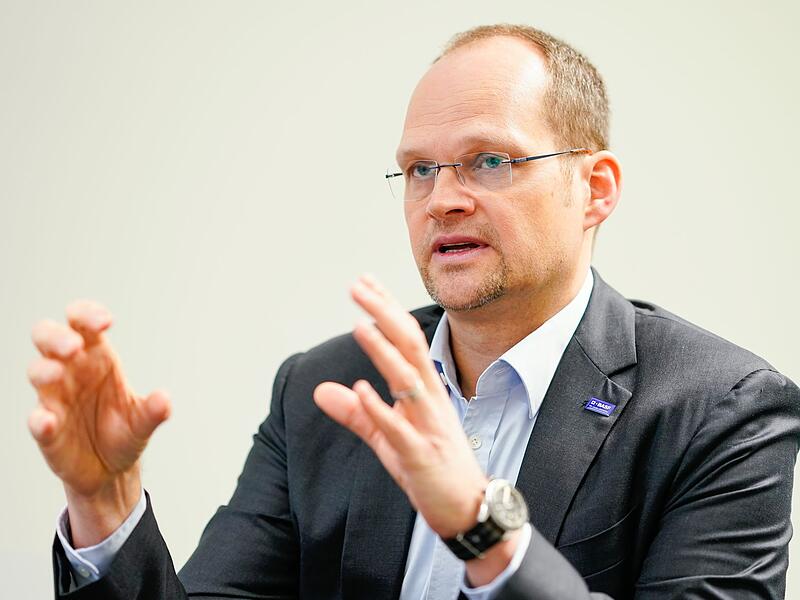 Dirk Elvermann Dirk Elvermann
