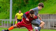 Zum Auftakt in der Bezirksliga bekommen es Raphael Gottardi (graues Trikot) und der TV Ebern mit dem SC Sylvia Ebersdorf zu tun.