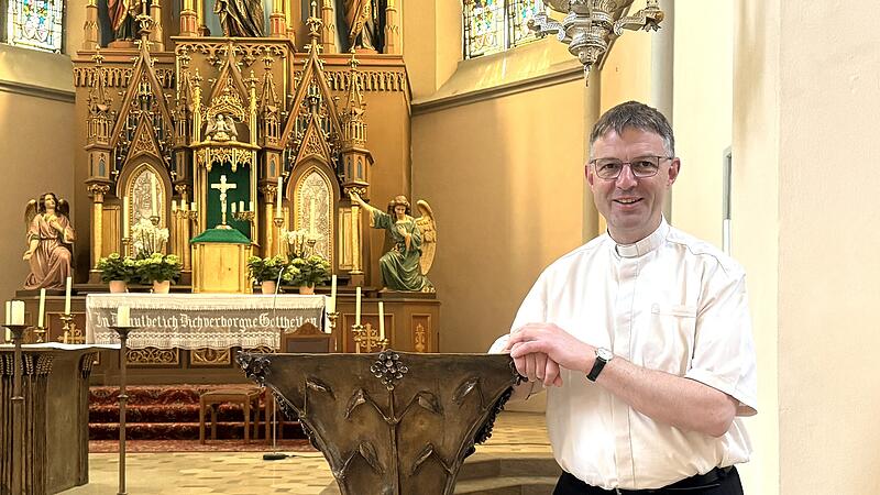 Der Abschied von der schönen Hofer Marienkirche fällt Pfarrvikar Holger Fiedler nicht leicht, denn Fiedler ist schon seit 19 Jahren in Hof. Ursprünglich kommt er aus Teuschnitz im Frankenwald.