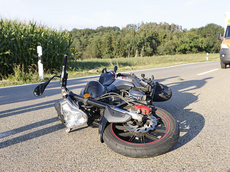 Motorradfahrerin bei Unfall verletzt