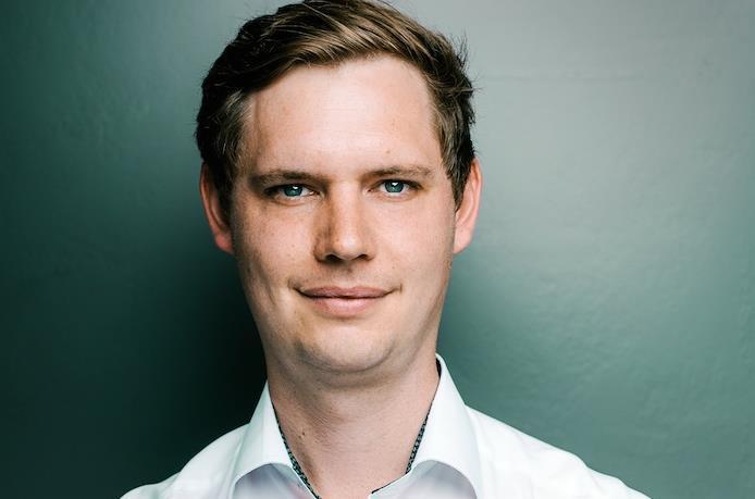 Jonas Glüsenkamp schränkt seine eigenen Kontakte bereits deutlich ein.