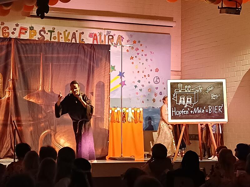 Weiberfasching Aura