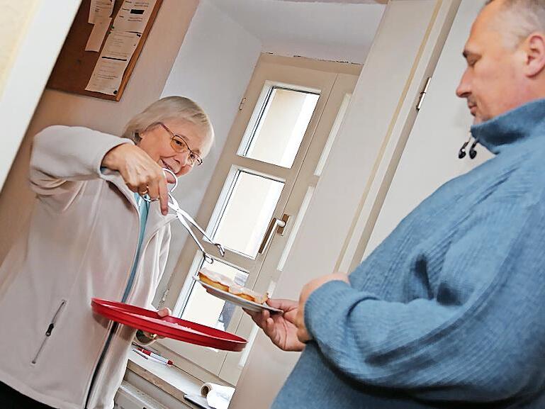 In der Wärmestube gibt es Gratis-Essen und – menschliche – Wärme.